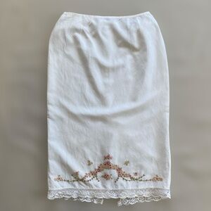 Plaza South Linen Blend Floral Embroidery Lace Trim Skirt
